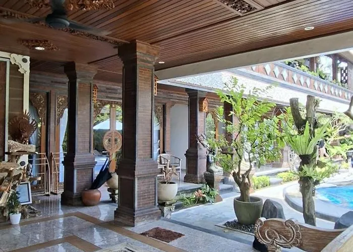 Mikuk Hotel 3*